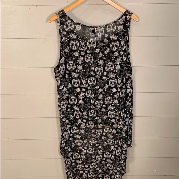Torrid Black and White Floral Skull Tank - Picture 5 of 7